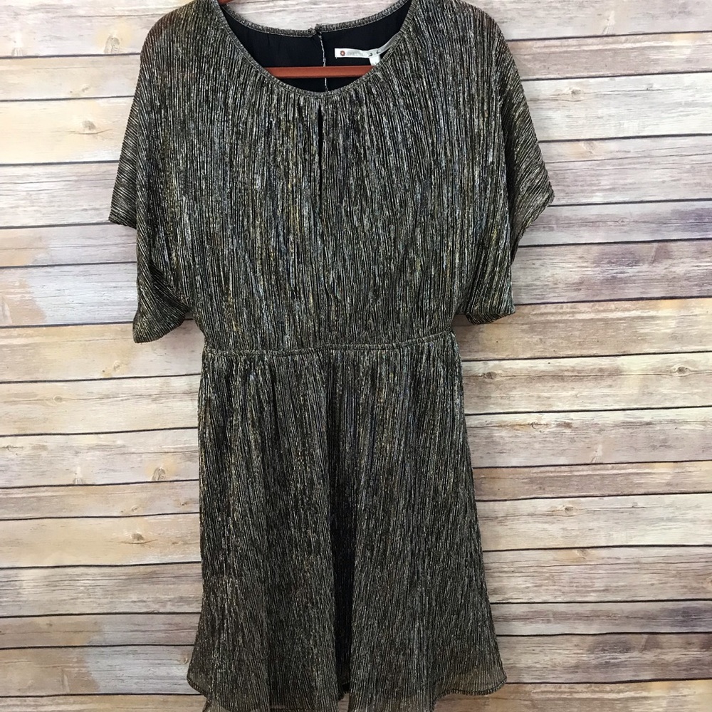 Chelsea and violet Women’s Dress Size Large